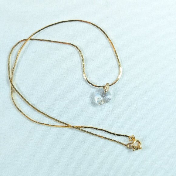 Small crystal heart pendant on gold toned chain, friendship - Picture 9 of 9